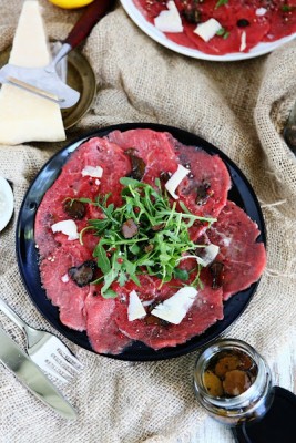 Carpaccio από Μοσχάρι Wagyu με Truffle Oil & Parmigiano